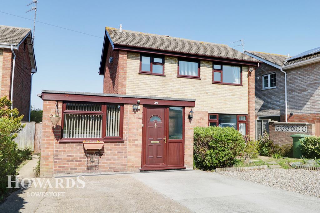 Conrad Road, Lowestoft 4 bed detached house £285,000