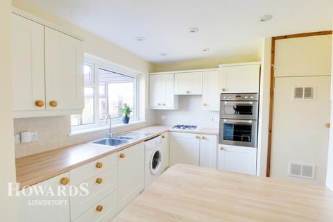 39 Conrad Road, Lowestoft, NR33 8QD