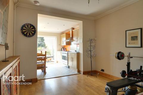 27 Blenheim Gardens, Aveley, South Ockendon, RM15 4EB