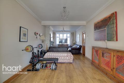 27 Blenheim Gardens, Aveley, South Ockendon, RM15 4EB