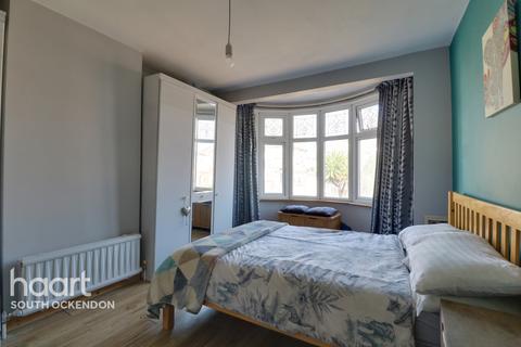 27 Blenheim Gardens, Aveley, South Ockendon, RM15 4EB