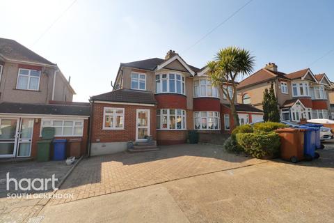 27 Blenheim Gardens, Aveley, South Ockendon, RM15 4EB