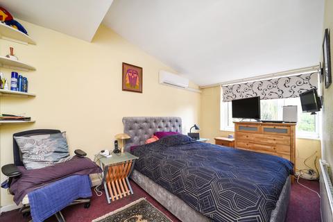 36 Latchmere Lane, Kingston Upon Thames, KT2 5PD