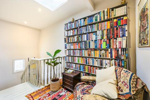 8 Parsons Green Lane, London, SW6 4HS