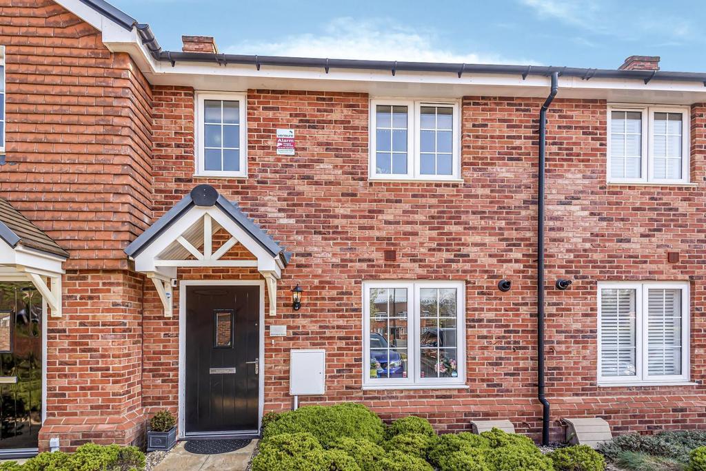 Montague Mews, Farnham, GU9 3 bed terraced house £505,000