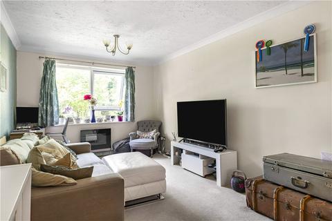 1 bedroom apartment for sale, Gresham Road, Staines-upon-Thames, Surrey, TW18