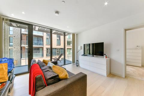 2 bedroom apartment to rent, Echo Court, Royal Wharf, London, E16