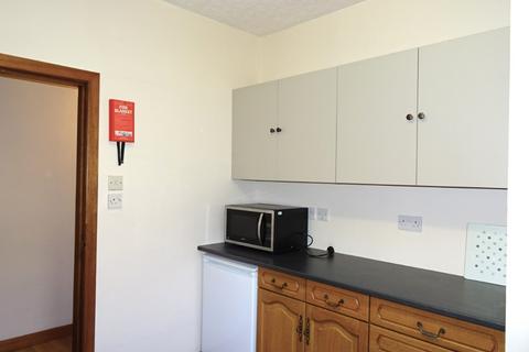 3 bedroom flat to rent, Willowbank Road, City Centre, Aberdeen, AB11