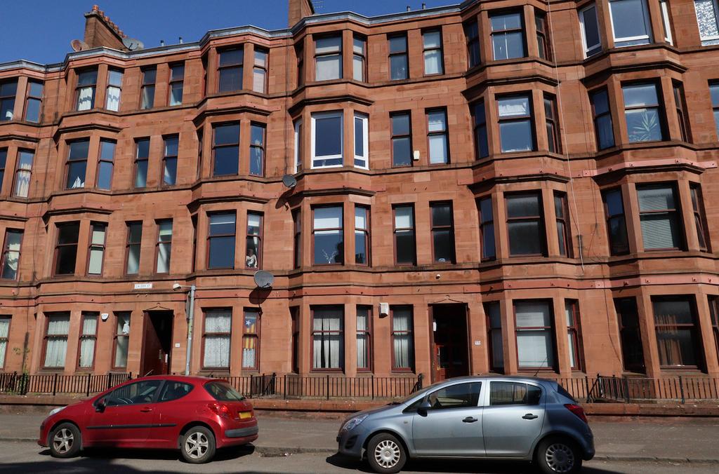 Calder Street, Govanhill, Glasgow, G42 1 bed flat £99,500