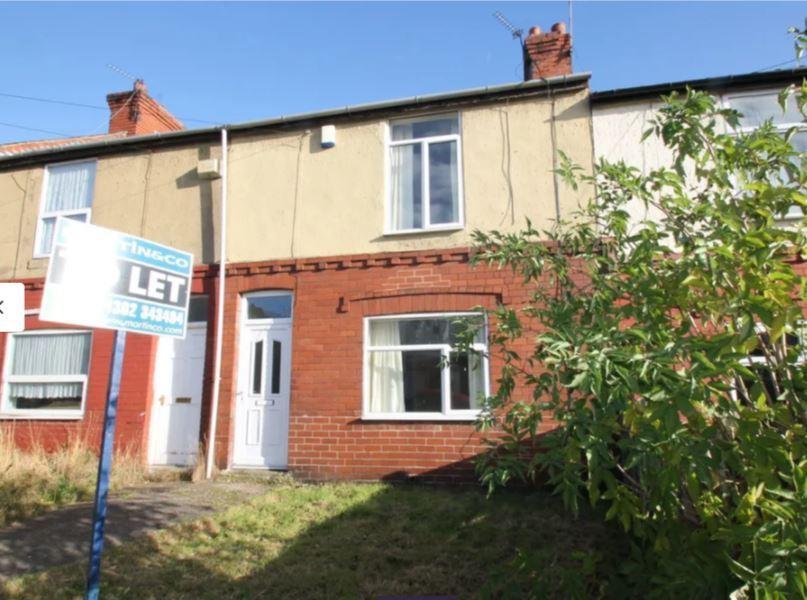 Manor Road, Askern, Doncaster, South... 2 bed terraced house £45,000