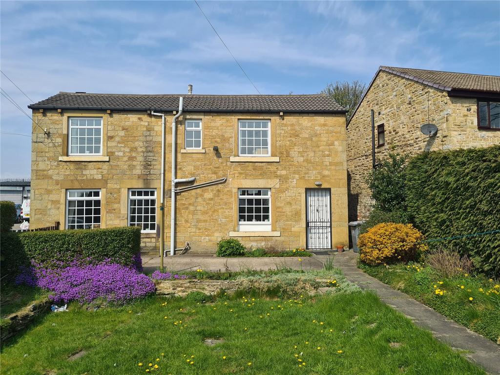 Staincliffe Hall Road, Batley, WF17 2 bed house £120,000