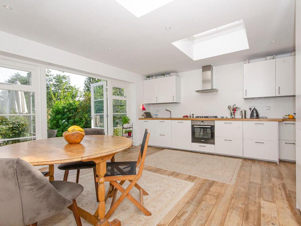 Kitchen b