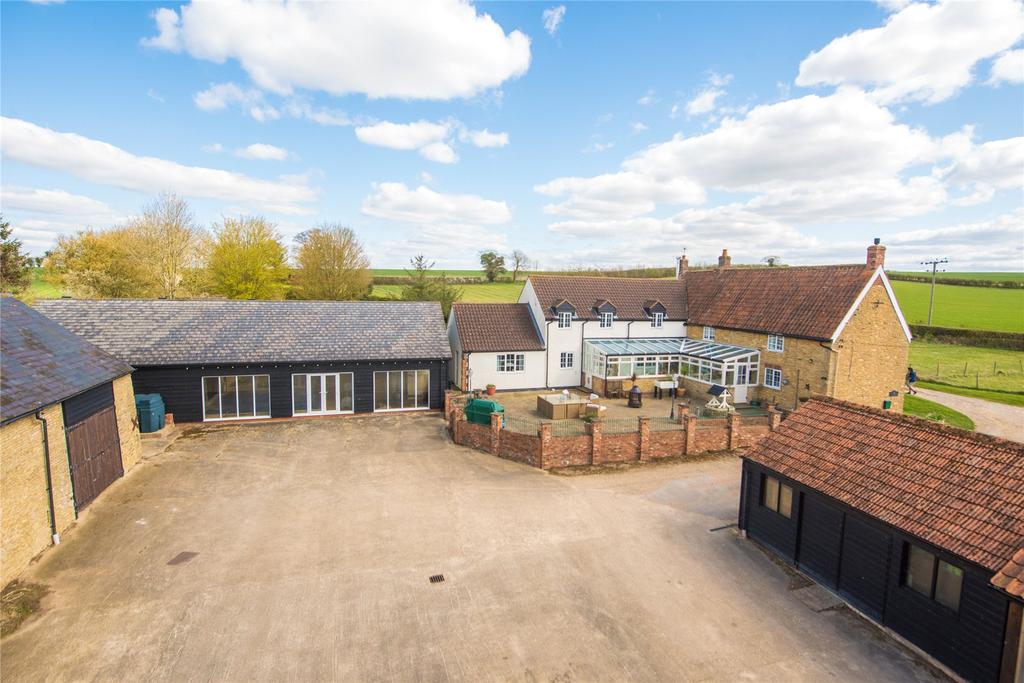Carlton Road, Felmersham, Bedfordshire, MK43 5 bed equestrian property