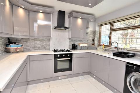 61 Wakering Road, Shoeburyness, Southend-on-sea, SS3 9SZ