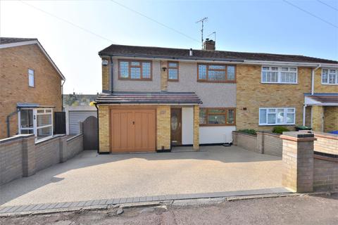 61 Wakering Road, Shoeburyness, Southend-on-sea, SS3 9SZ