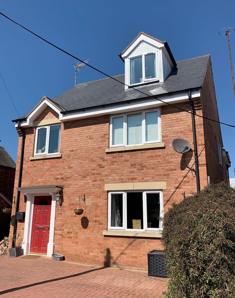Eastfield Road, Wollaston, Wellingborough 4 bed detached house £359,995