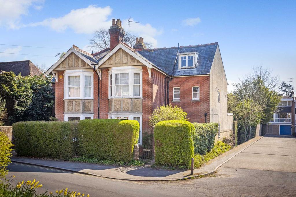 Victoria Road, Tunbridge Wells 4 bed semidetached house £550,000