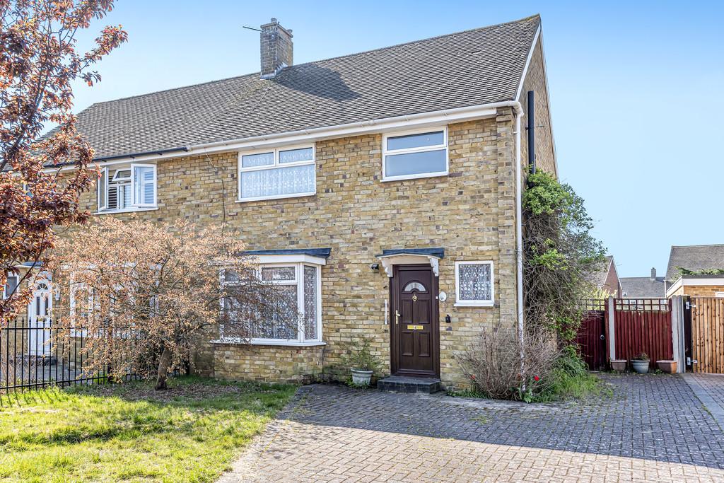 Larch Close, Larkfield 3 bed semidetached house £290,000