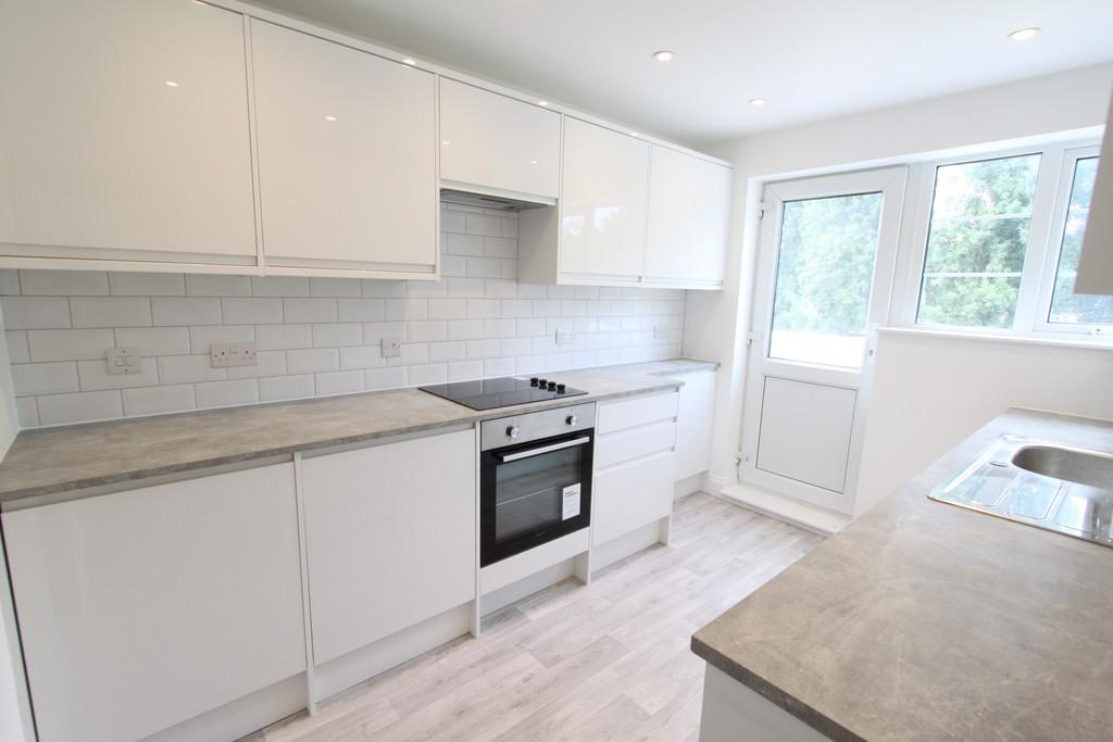 Amblecote Road, Grove Park 2 bed flat £280,000