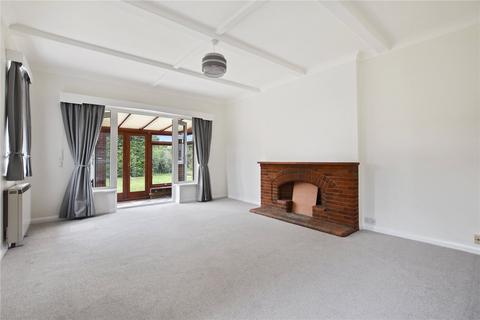 2 bedroom bungalow to rent, Green Street, Chorleywood, Rickmansworth, Hertfordshire, WD3