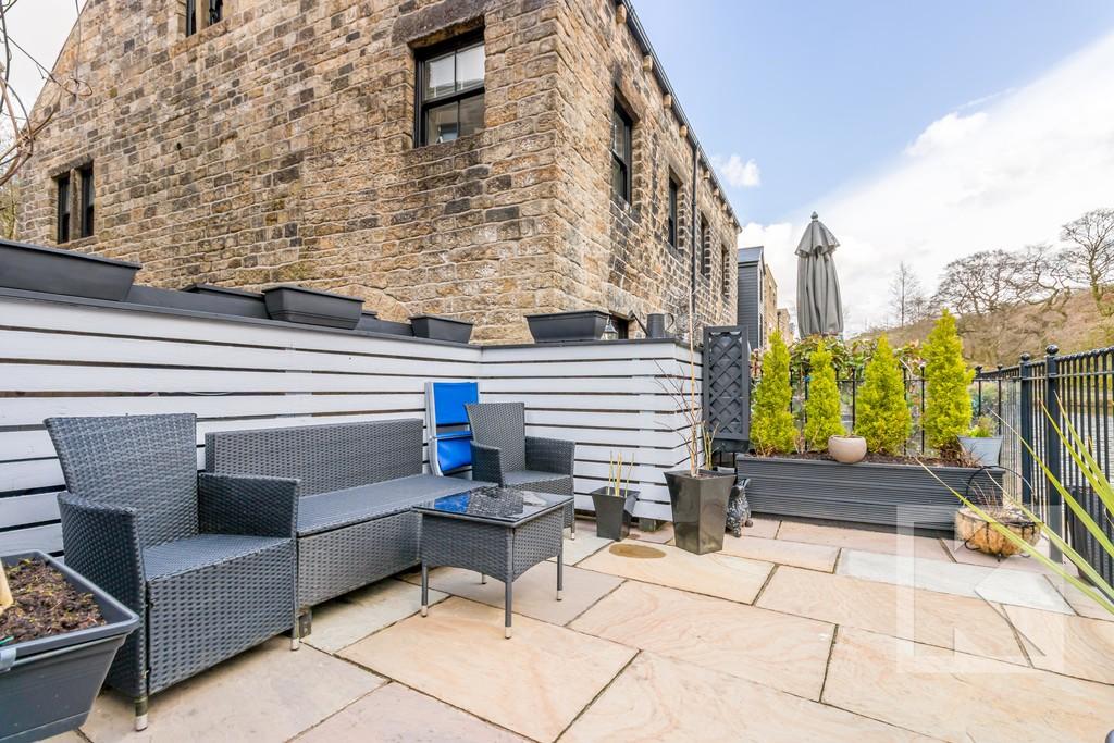 Victoria Quay, Dobcross, Saddleworth 3 bed apartment £350,000