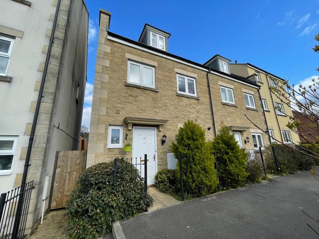 Swaledale Road, Warminster 4 bed townhouse £285,000