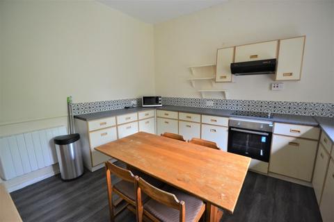 2 bedroom flat to rent, Cowane St, Stirling FK8