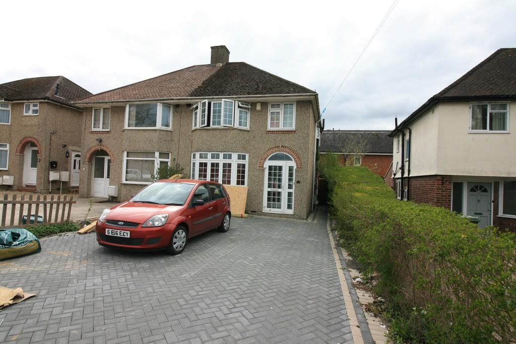 Cherwell Drive, Marston 4 bed semidetached house £2,300 pcm (£531 pw)