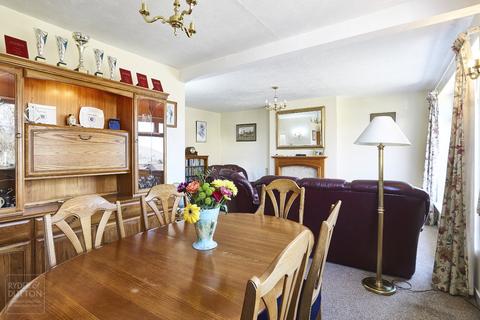 16 Primrose Avenue, Uppermill, Oldham, OL3 6DZ