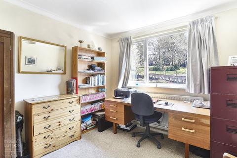 16 Primrose Avenue, Uppermill, Oldham, OL3 6DZ
