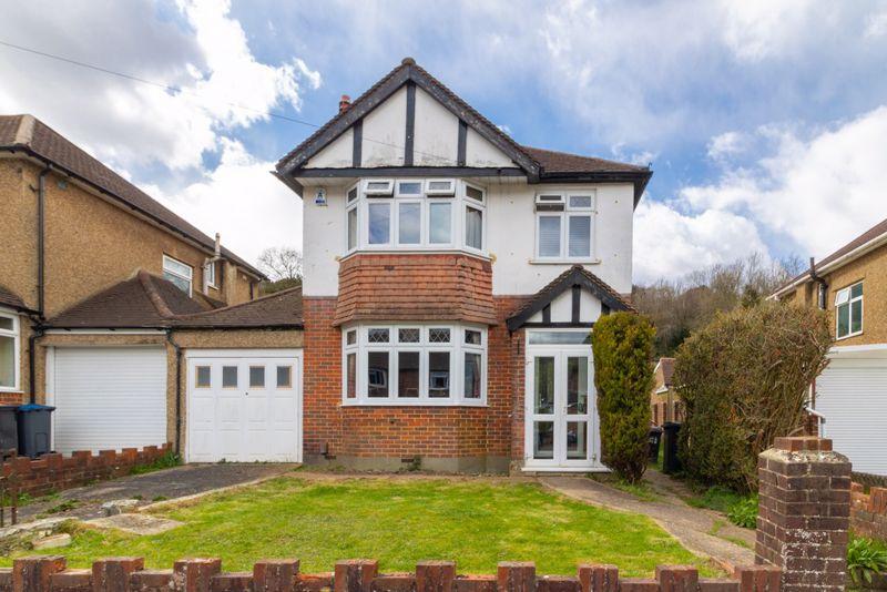 Chaldon Way, Coulsdon 3 bed detached house £600,000