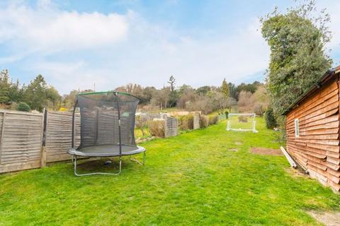 202 Chaldon Way, Coulsdon, CR5 1DH