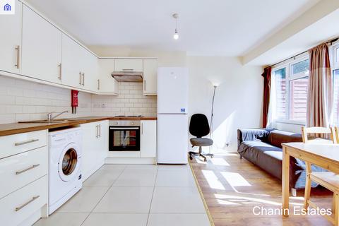 4 bedroom maisonette to rent, (145) Lorrimore Road, London SE17