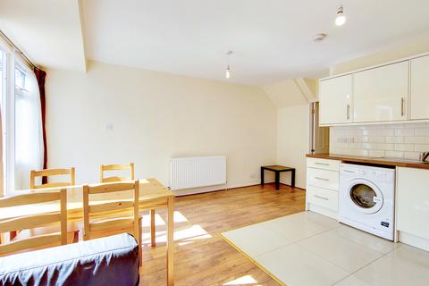 4 bedroom maisonette to rent, (145) Lorrimore Road, London SE17