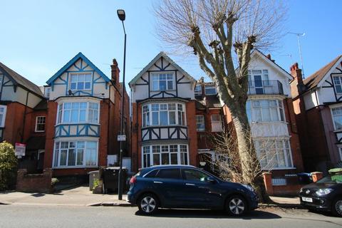 Studio to rent, Staverton Road, London, NW2