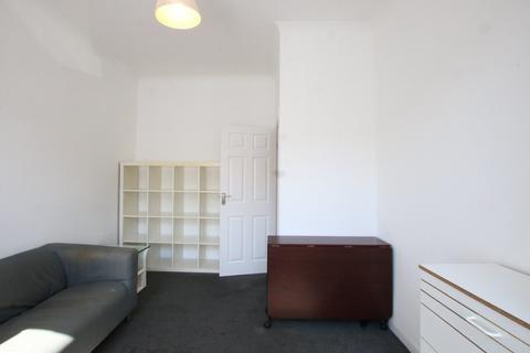 2 bedroom flat to rent, Chapter Road, Willesden, London
