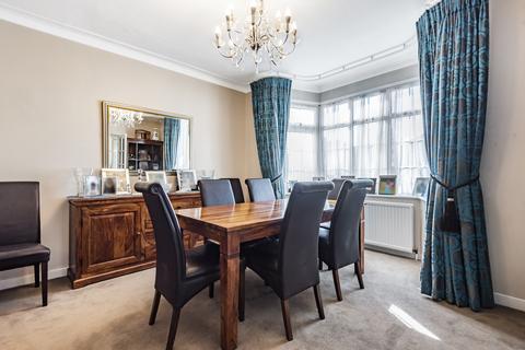 6 Broadhurst Avenue, Edgware, HA8 8TR