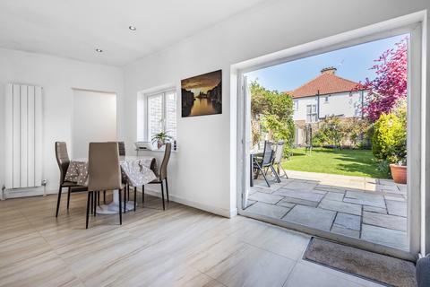 6 Broadhurst Avenue, Edgware, HA8 8TR