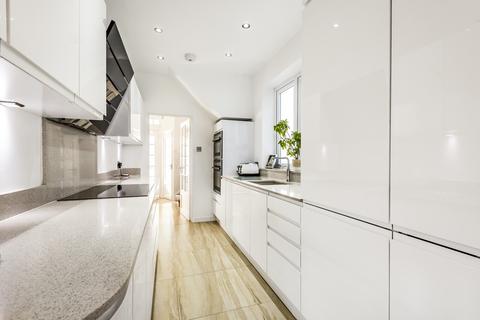 6 Broadhurst Avenue, Edgware, HA8 8TR