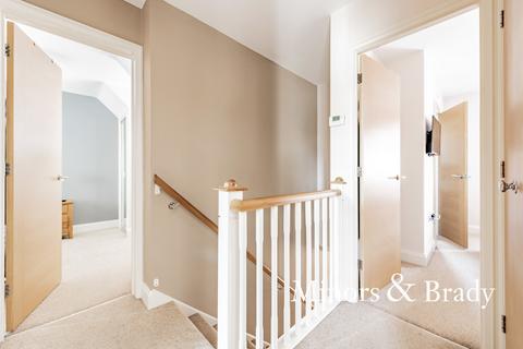 45 Captain Ford Way, Dereham, NR19 1WQ