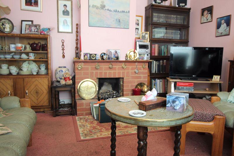 Stones Road, Epsom 2 bed detached bungalow £415,000
