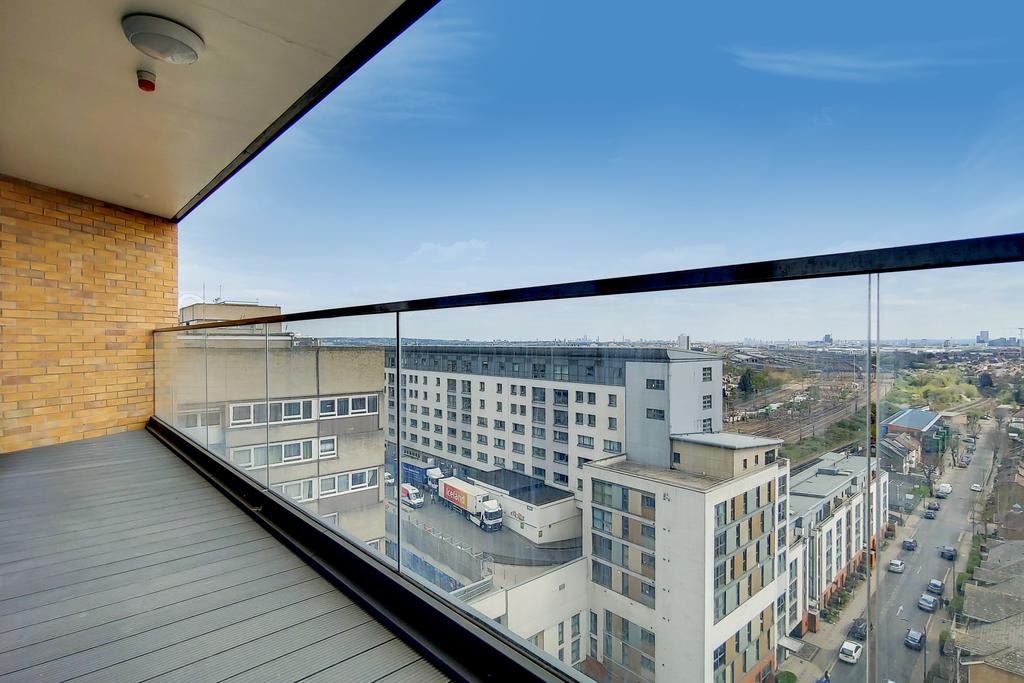 7 Balcony 2-1-min.jpg
