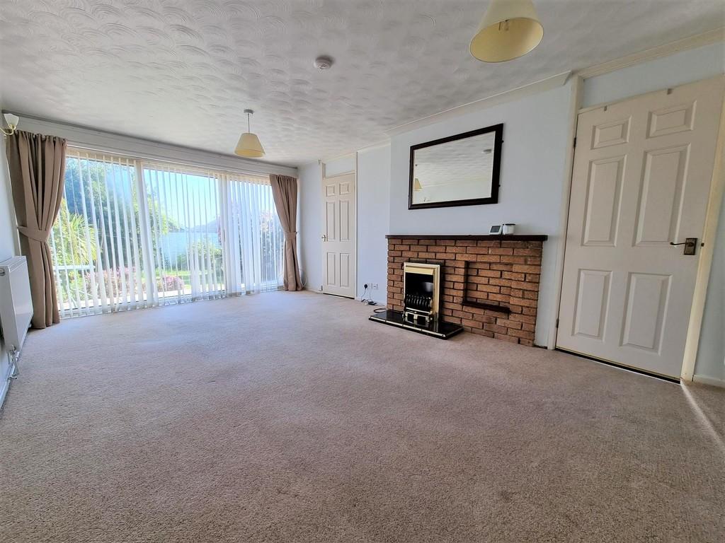 Fair Isle Drive, Glendale, Nuneaton 2 bed semidetached bungalow £190,000