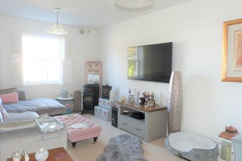 3e Government Row, Enfield, EN3 6JN