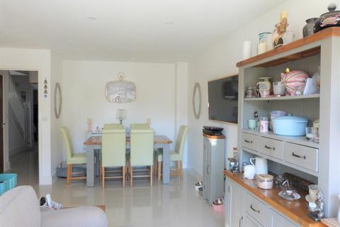 3e Government Row, Enfield, EN3 6JN