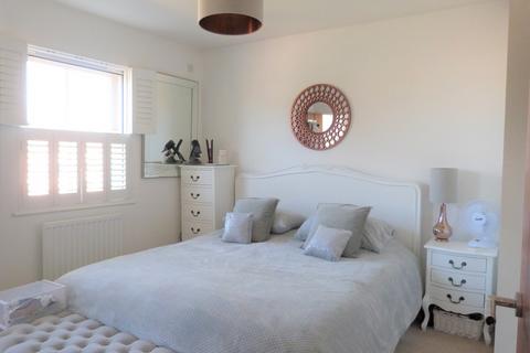 3e Government Row, Enfield, EN3 6JN