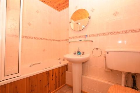 10 The Knoll, Palacefields, Runcorn, WA7 2UQ