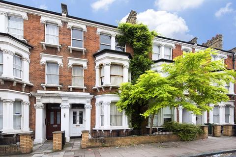 3 bedroom flat to rent, Brook Drive, London