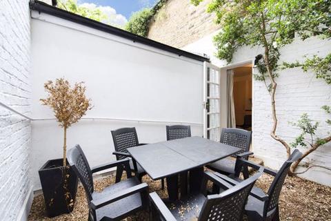 3 bedroom flat to rent, Brook Drive, London
