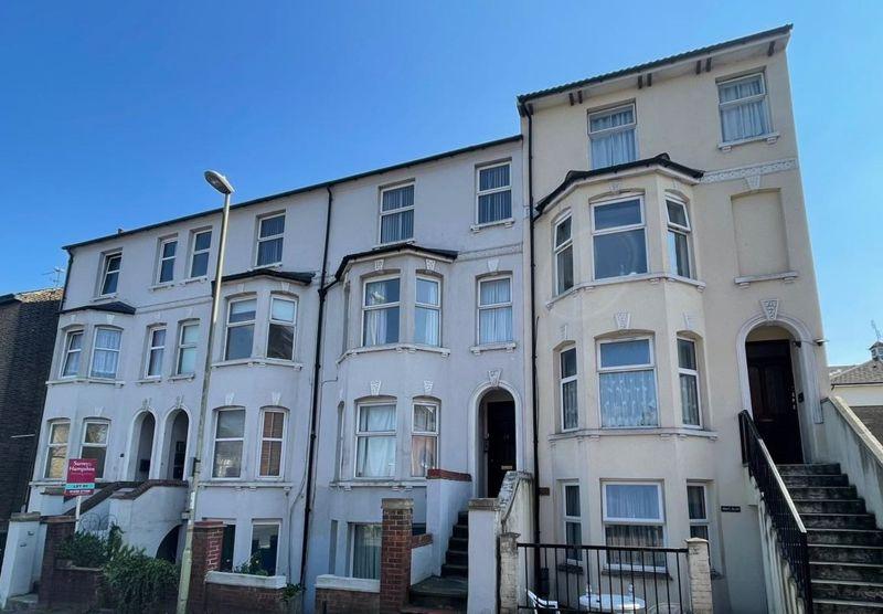 Queens Road, Aldershot 1 bed apartment £140,000